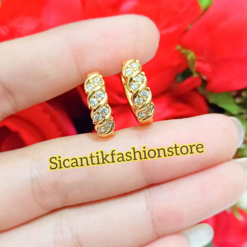 Anting Tusuk Titanium Wanita Gold Terlaris Anti Karat Tidak Luntur Fashion Wanita Anting Gold Tusuk