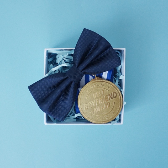 

Goodiebox Paket Mini Box Medali Boyfriend Award Bowtie Navy Kado