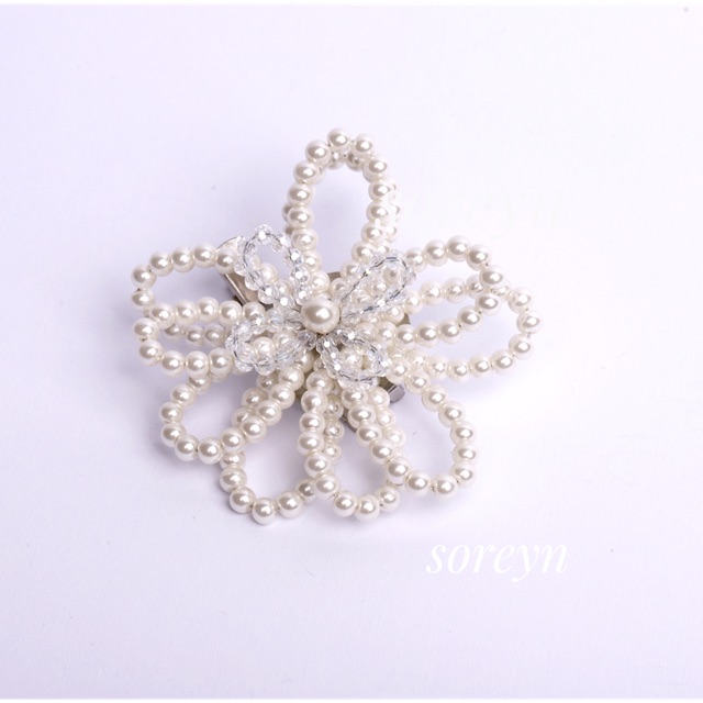 Ursula brooch