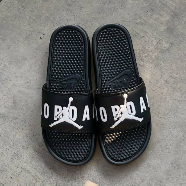 Sandal nike benasih jordan hitam