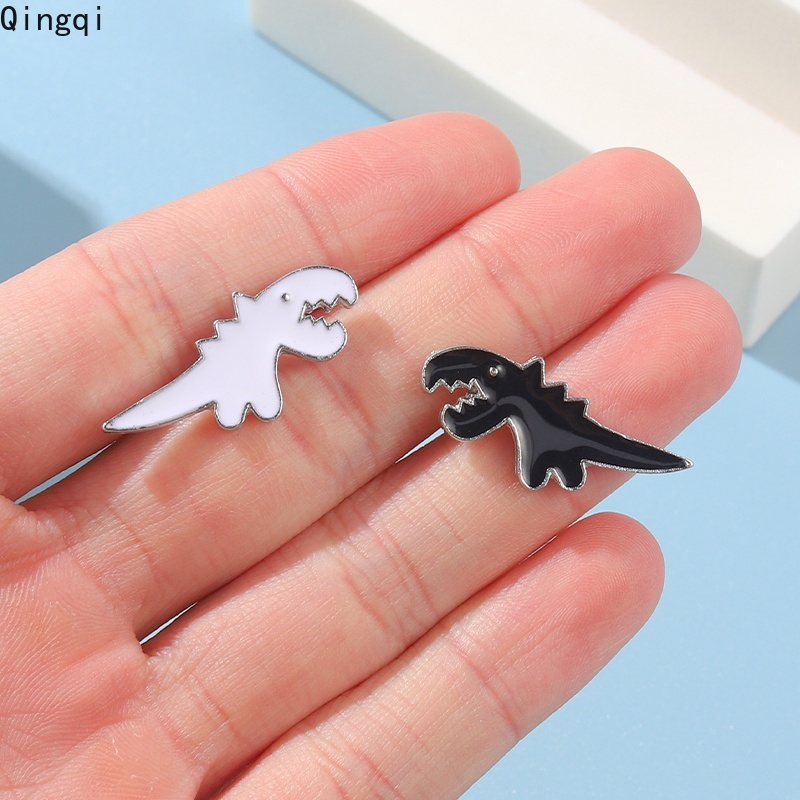 Bros Pin Enamel Bentuk Kartun Dinosaurus Warna Hitam Putih Untuk Anak