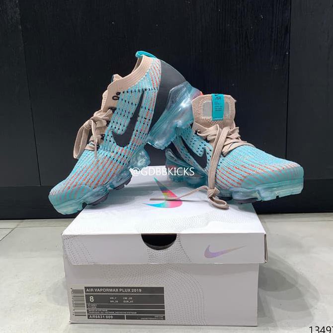 vapormax red and pink