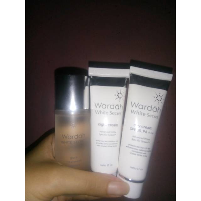 Preloved 1 paket Wardah White Secret Facial Wash, Pure Treatment Essence, Day Cream, Night Cream
