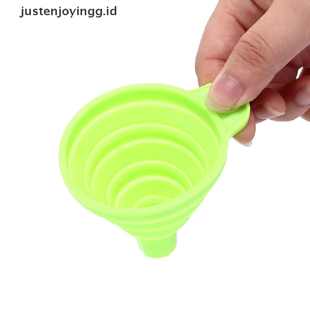 // justenjoyingg.id // silicone gel collapsible practical foldable funnel hopper kitchen tools ~