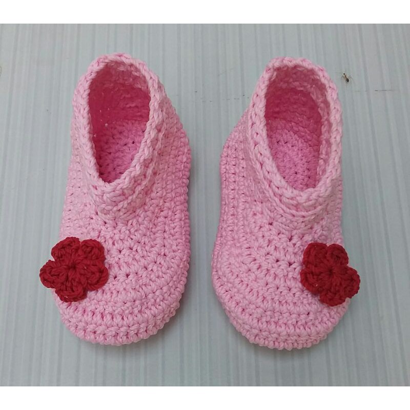 sepatu bayi perempuan rajut custom.heandmade pita dan bunga cantik terbaru termurah