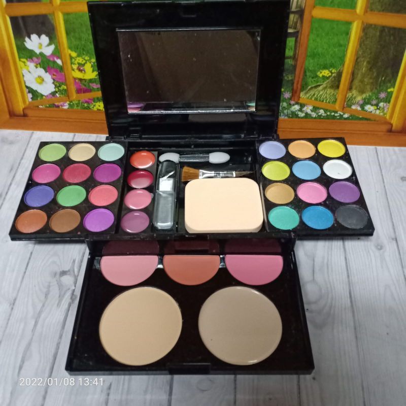 ADS MAKEUP KIT pure mineral make up