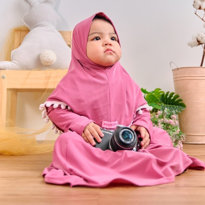 Baju Muslim Anak Perempuan Jersey Import Original Khaireen / Gamis Anak Pompom Cantik