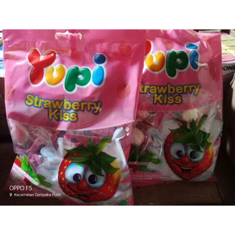 Permen Yupi Strawberry Kiss Bag isi 50 Pcs