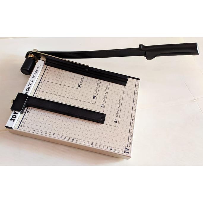 

JUAL Joyko Paper Cutter A4 PC- 2530 - Alat Potong Kertas Ukuran A4