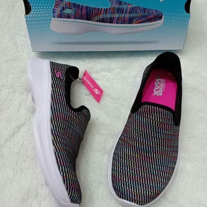 Big Sale Sepatu Slip On Anak Perempuan Skechers Gowalk 4 Black Original 100% Terbaru