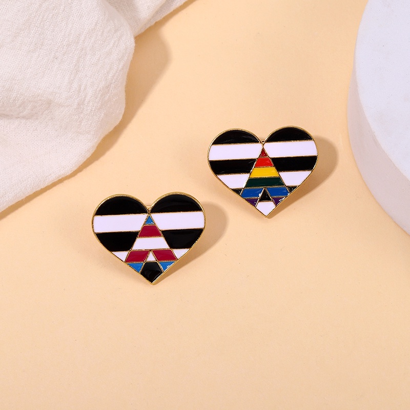 Bros Pin Enamel Bentuk Hati Motif Garis Hitam Putih Untuk Aksesoris Perhiasan