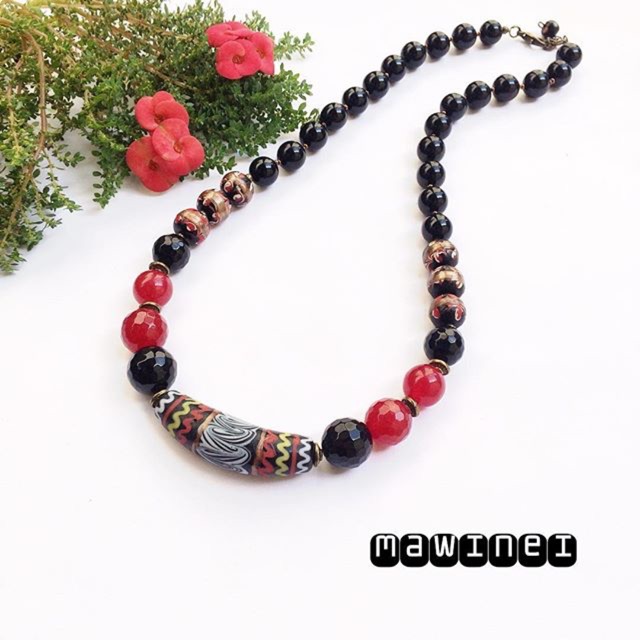 Kalung batu / kalung etnik / kalung Dayak "Mawinei"