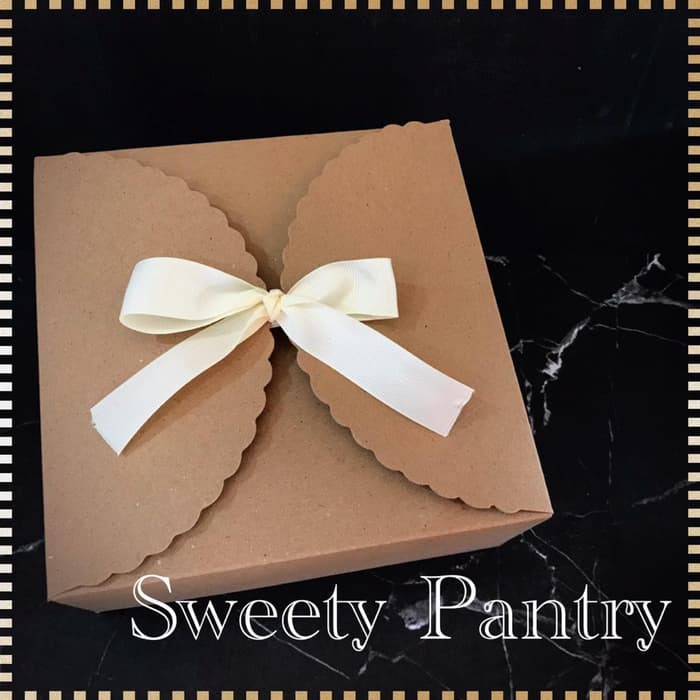 

Terjual Cake Box / Packaging Kue / Dus Kue 20x20x85 cm Brown (CB 202085 B) Promo