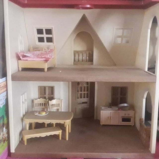 Sylvanian red roof cosy cottage preloved