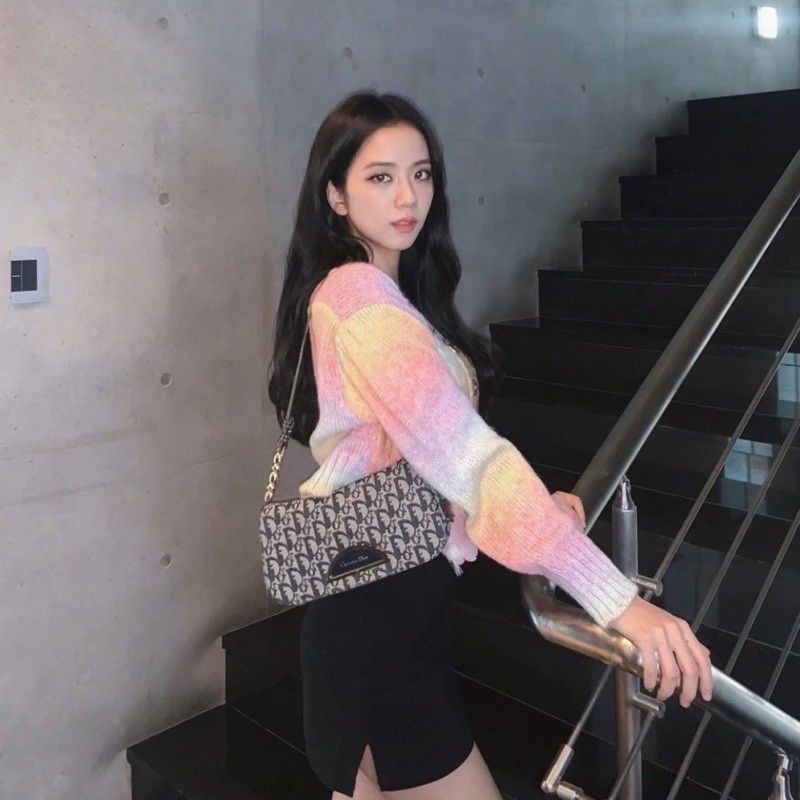 Cardigan Jisoo Rainbow CROP