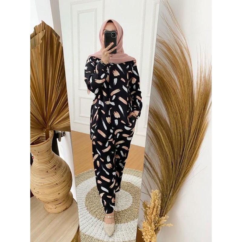 

Daily set Kode Paint Black