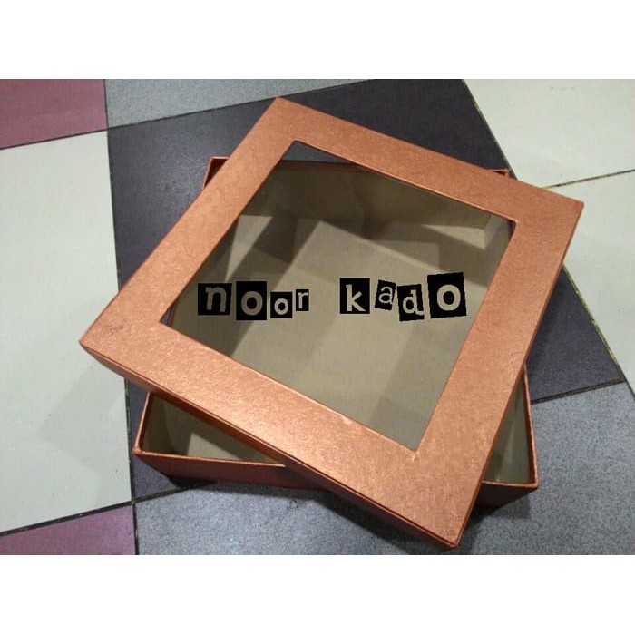 

KADO PERNIKAHAN kotak kado 25x25x7,5 ADWA WAW