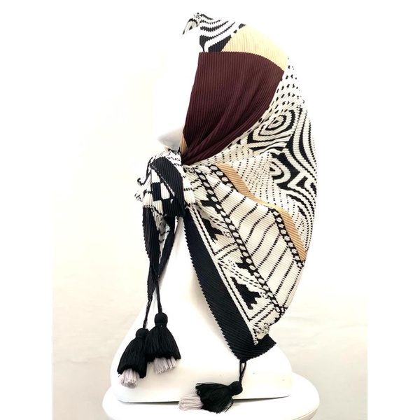 kerudung segi 4 plisket motif