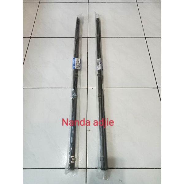 Pelipit kaca belakang dalem mobil Vitara Escudo Sidekick