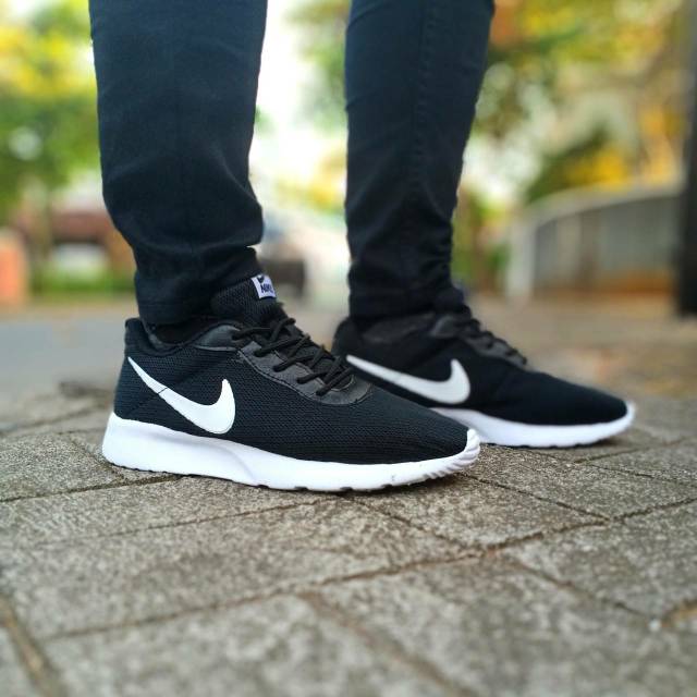 Nike Tanjun Pria. grade Ori, gratis Kaos Kaki