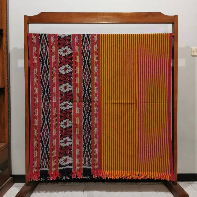 Kain Tenun Ikat Blanket Lurik Variasi bunga Orange Terhalus