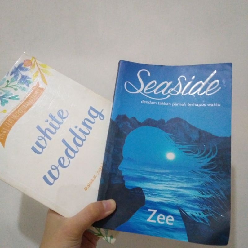 (Bundle) Buku karya Ziggy White Wedding dan Seaside BOOKED