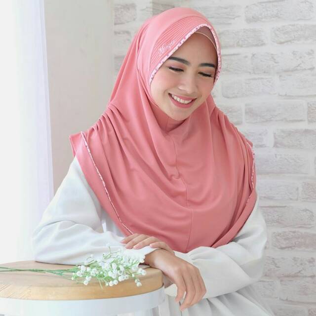 Luna Hijab Bergo