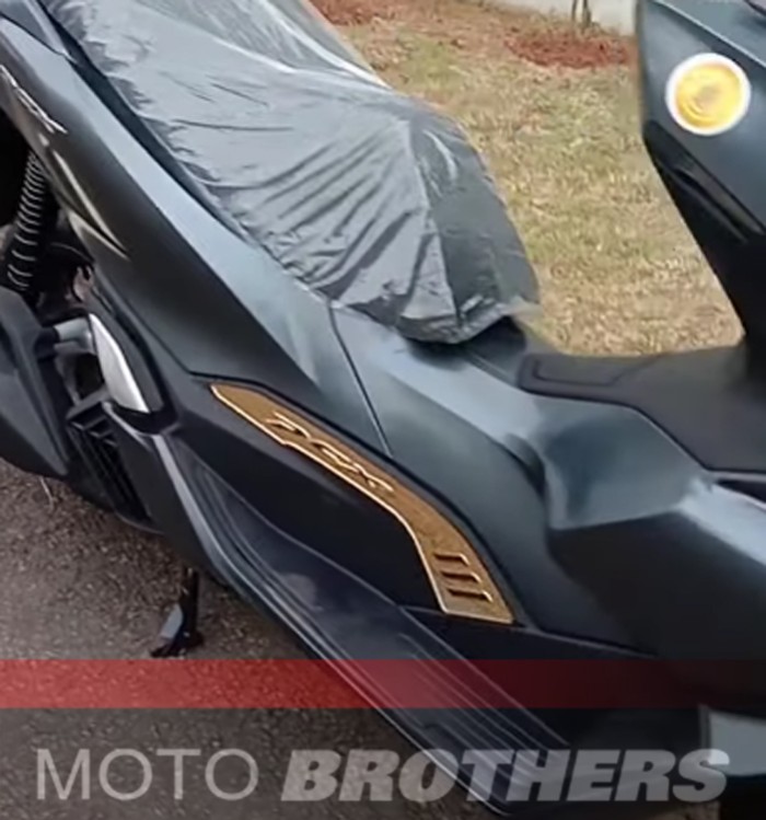 GARNISH / LIST / LIS COVER BODY SAMPING ALL NEW PCX160 PCX 160