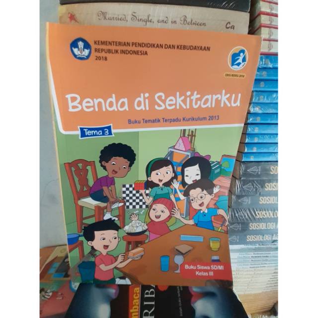 

Tema 3 benda di sekitar kelas 3