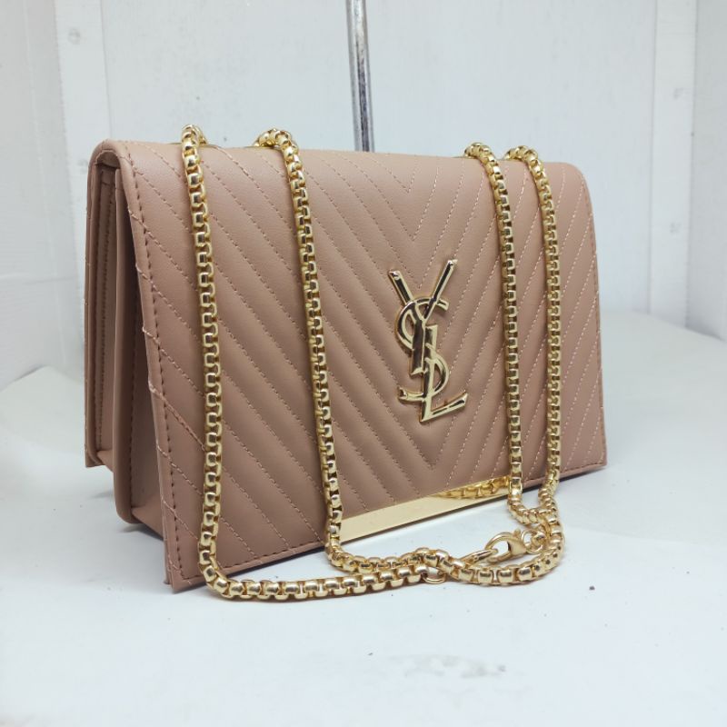 Tas Slempang Wanita//#Tas Slempang Wanita Kekinian//Tas  V//#Fashion //#tas #taslokal #tasmurah #tasgrosirmurah #taswanita #tastanganpertama #tasfashion #taspaket #taspaketan #tascewek #tasselempang #slingbag  #taspinggang#slingbag #taswanitagaya