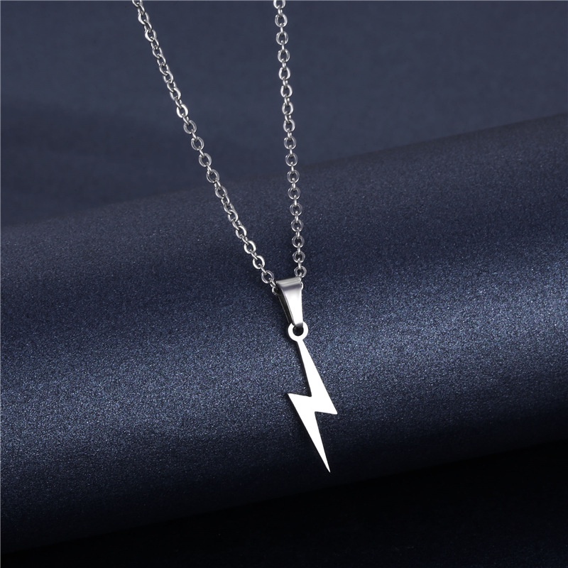 Eropa dan Amerika stainless steel Petir kalung kepribadian street fashion merek kalung hollow klavik