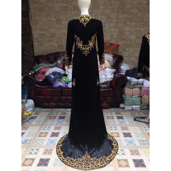 Kebaya pengantin bludru