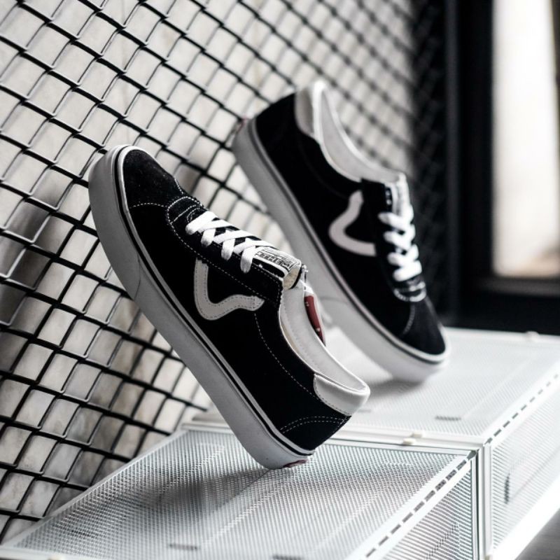 vans suede black and white