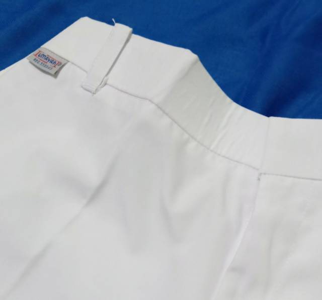 CELANA 3/4  PUTIH untuk Seragam Sekolah SD