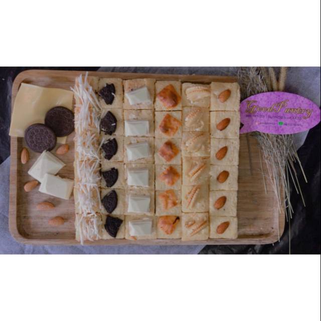 

CHECKERED CHEESE BLONDIES