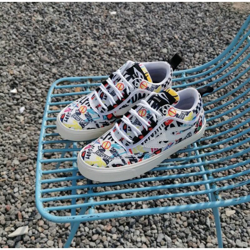 sepatu Elfamous white fury