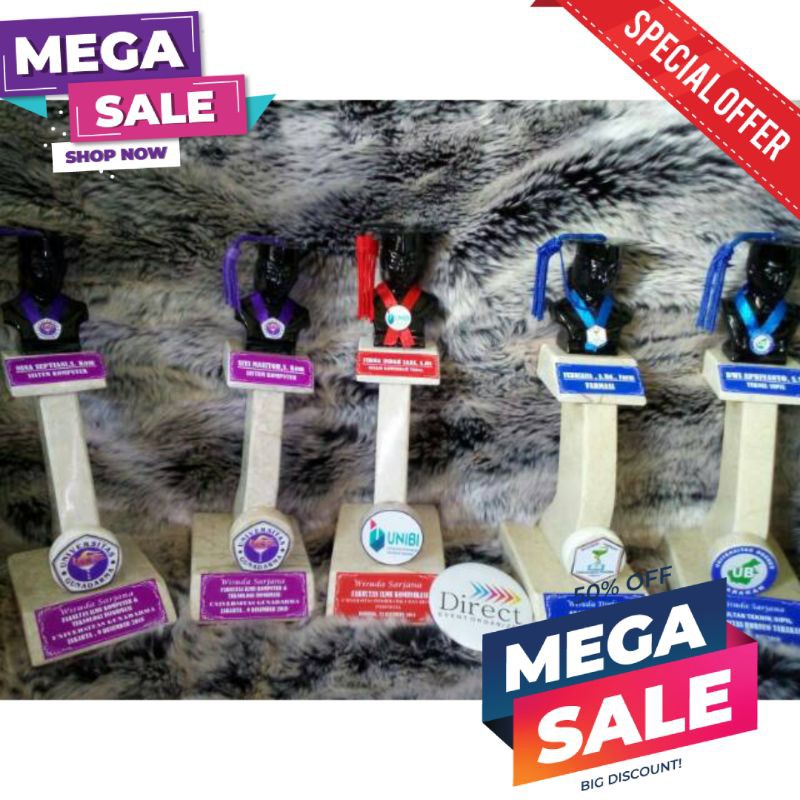 Cendramata Patung Wisuda Bahan Marmer