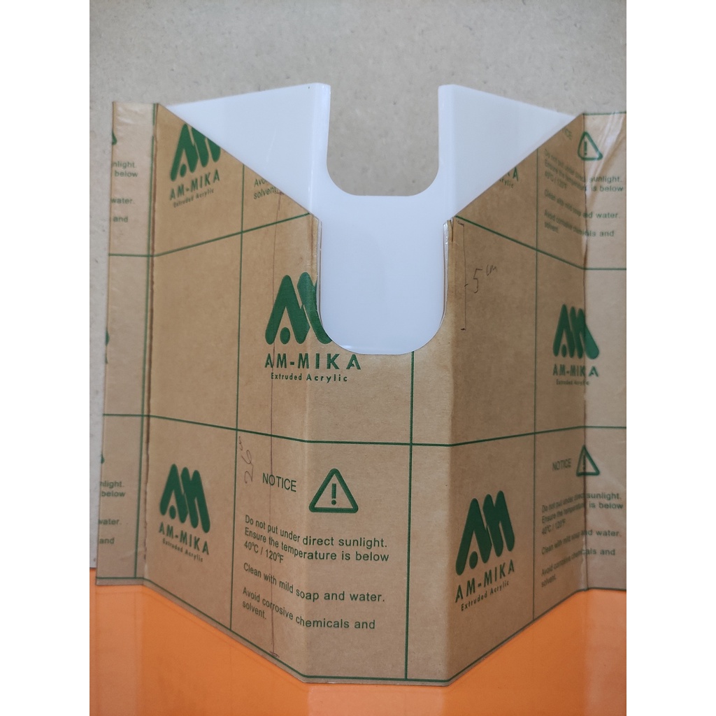 Urinoir sekat protection