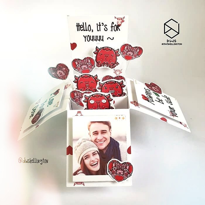 

Kotak Kado Unik Hadiah Ulang Tahun Card Box DOODLE RED COW