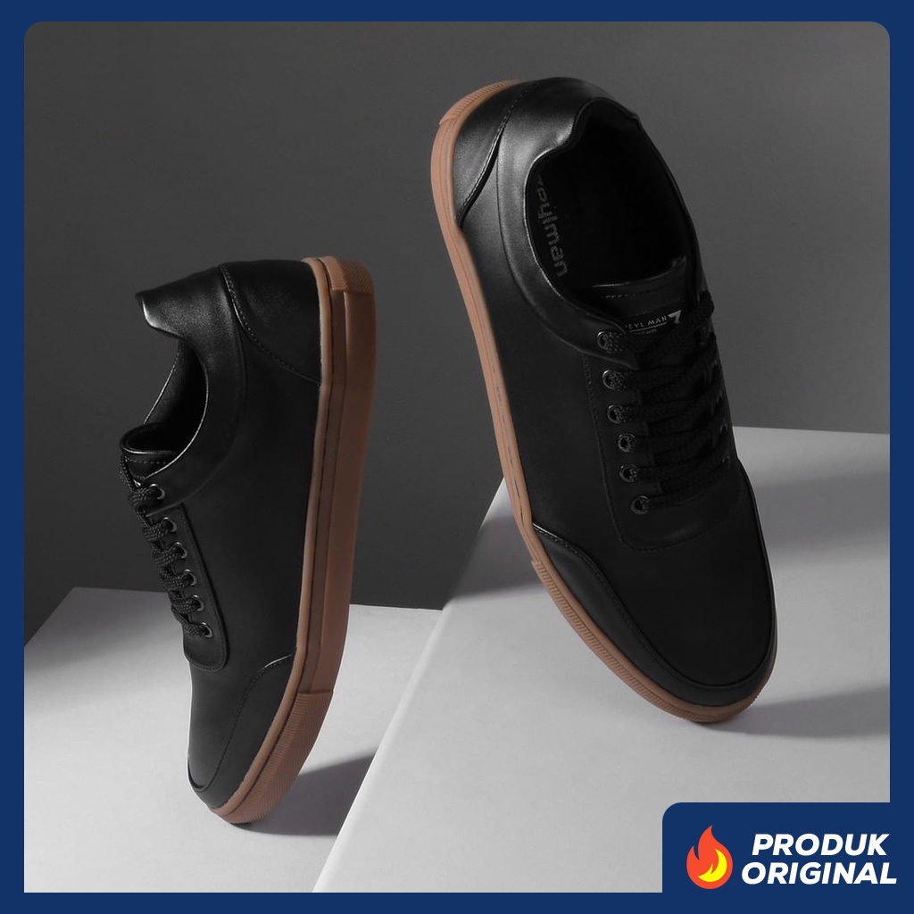 CLEV BLACK SOLID ORIGINAL x REYL MAN Sepatu Sneakers Hitam Gum Pria Kets Tali Casual Jalan Santai Hangout Main Kondangan Sekolah Kuliah Distro Fashion Sport Shoes Semi Kulit Premium Skate Footwear Big Size Jumbo Ukuran Besar 44 Keren Terbaru Kekinian