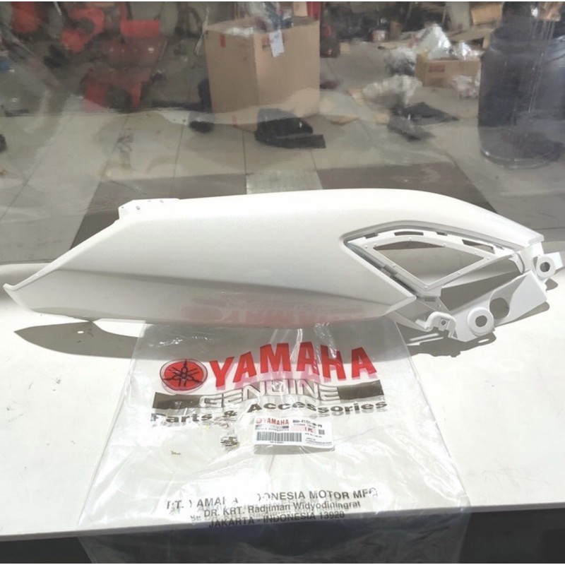 COVER BODY BELAKANG ALL NEW NMAX 2020 SEBELAH KIRI PUTIH