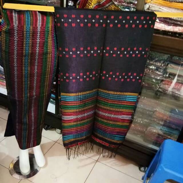 Pucca Bunga tenunan tangan/sarung/ulos batak/kebaya/selendang/klasik/toba/pengantin/bahan bakal baju