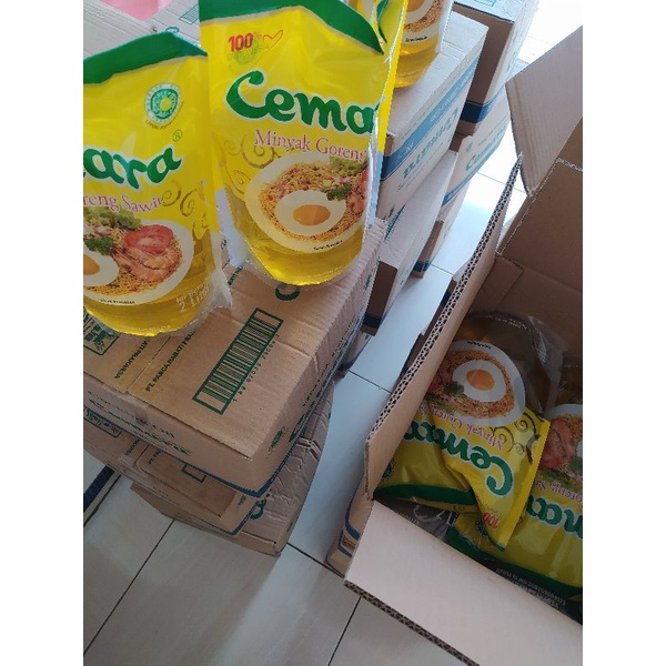 

minyak goreng murah BPOM kemasan 2L merk Cemara 1dus (isi 6pcs)