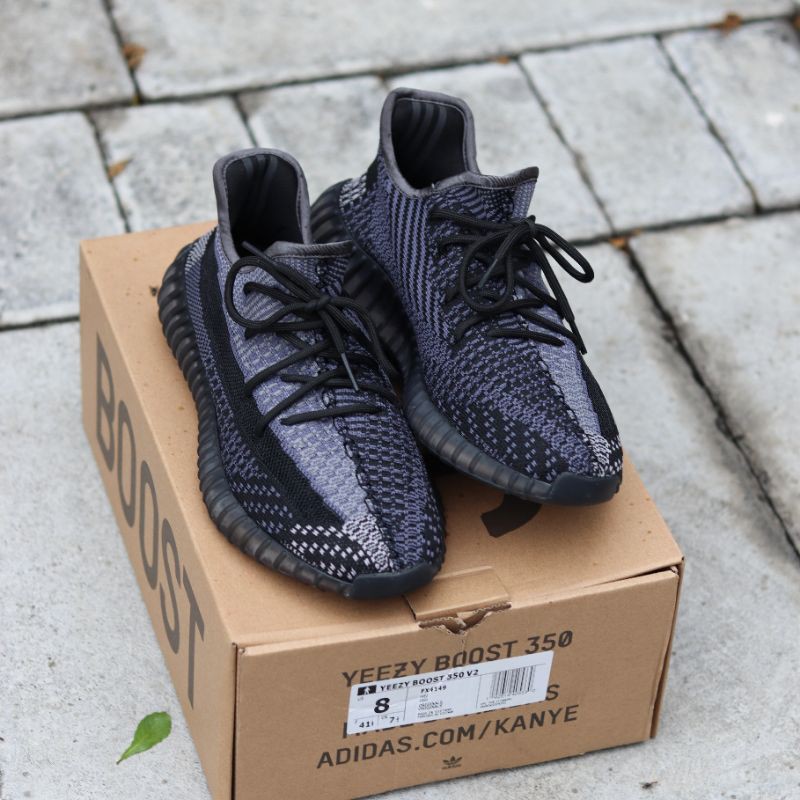 Adidas yeezy black cosmic / Sepatu Adidas / Sepatu yeezy / Sepatu pria