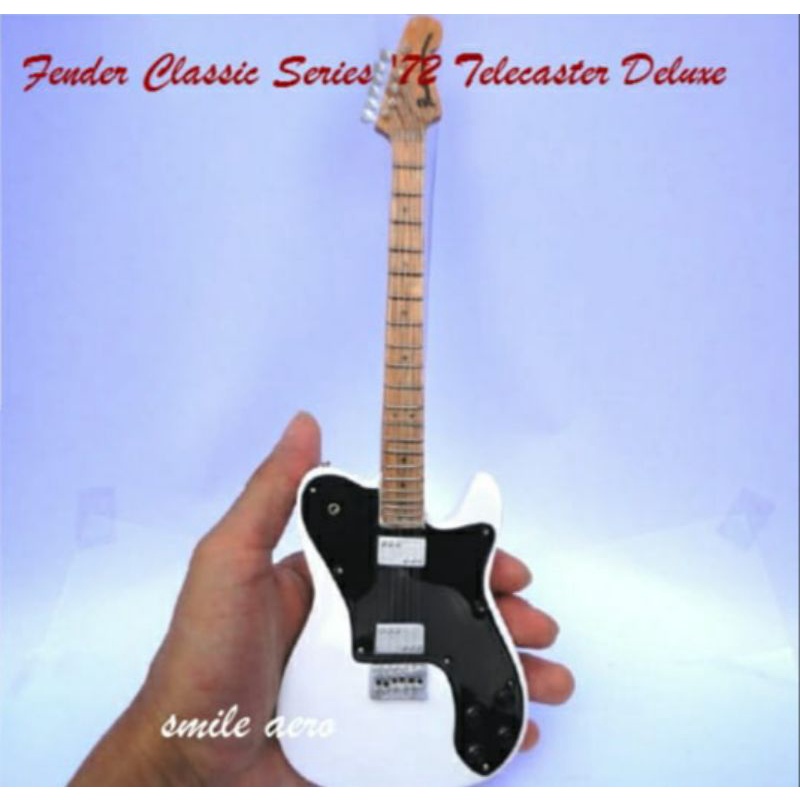 Miniatur Gitar Fender Classic Series '72 Telecaster Deluxe