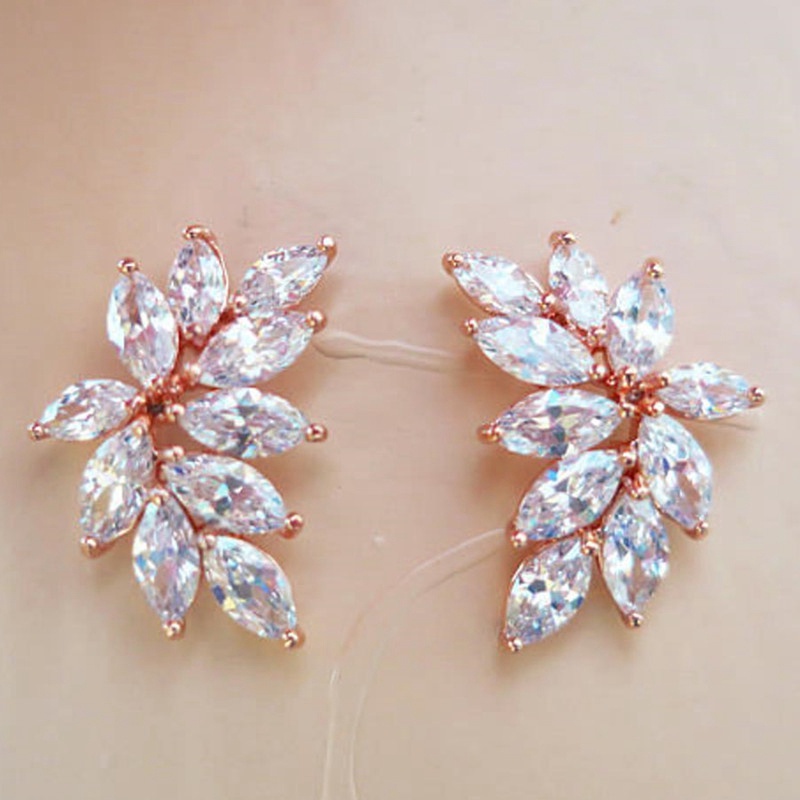 Anting Tusuk Desain Daun Hias Cubic Zirconia AAA Untuk Wanita