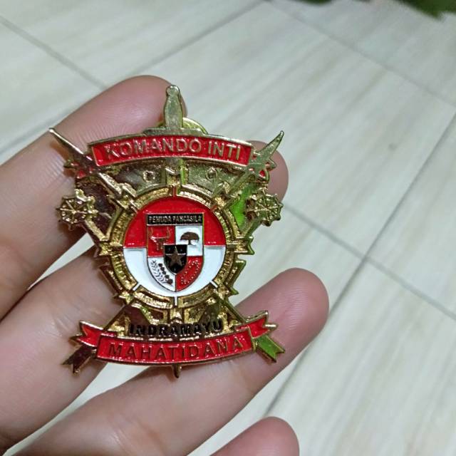 pin cor /pin enamel custom/souvenir/pin/pin custom/pin murah/pin kuningan/gantungan kunci custom