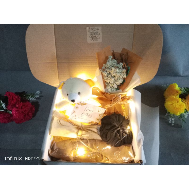 

HAMPERS/KADO ULTAH
