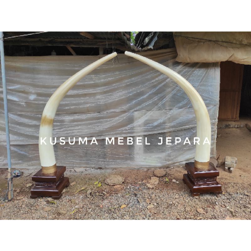 Patung Gading Selamat Datang Kayu Mahoni (Tinggi 2 Meter)