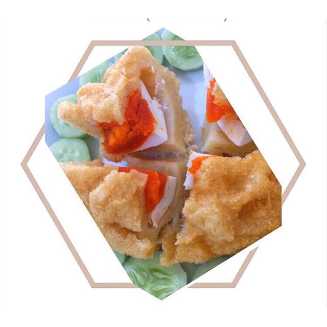 

Pempek ikan tenggiri telor asin